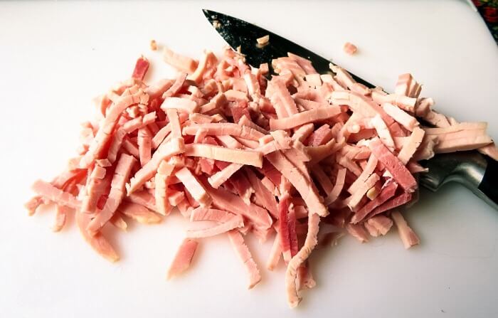 cutting the ham
